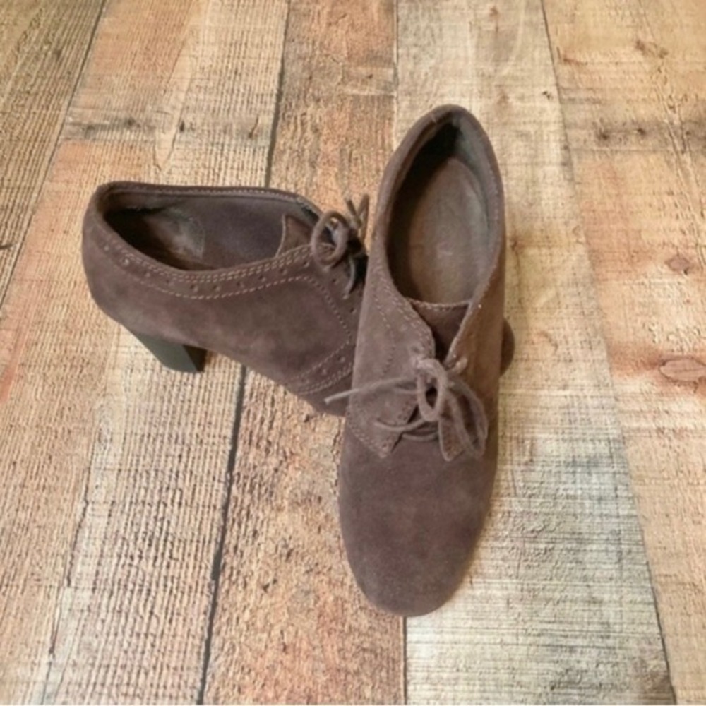 Clarks‎ Brown Suede Boots Womens 7.5 Lace Up Block Heel Ankle Booties Shoes